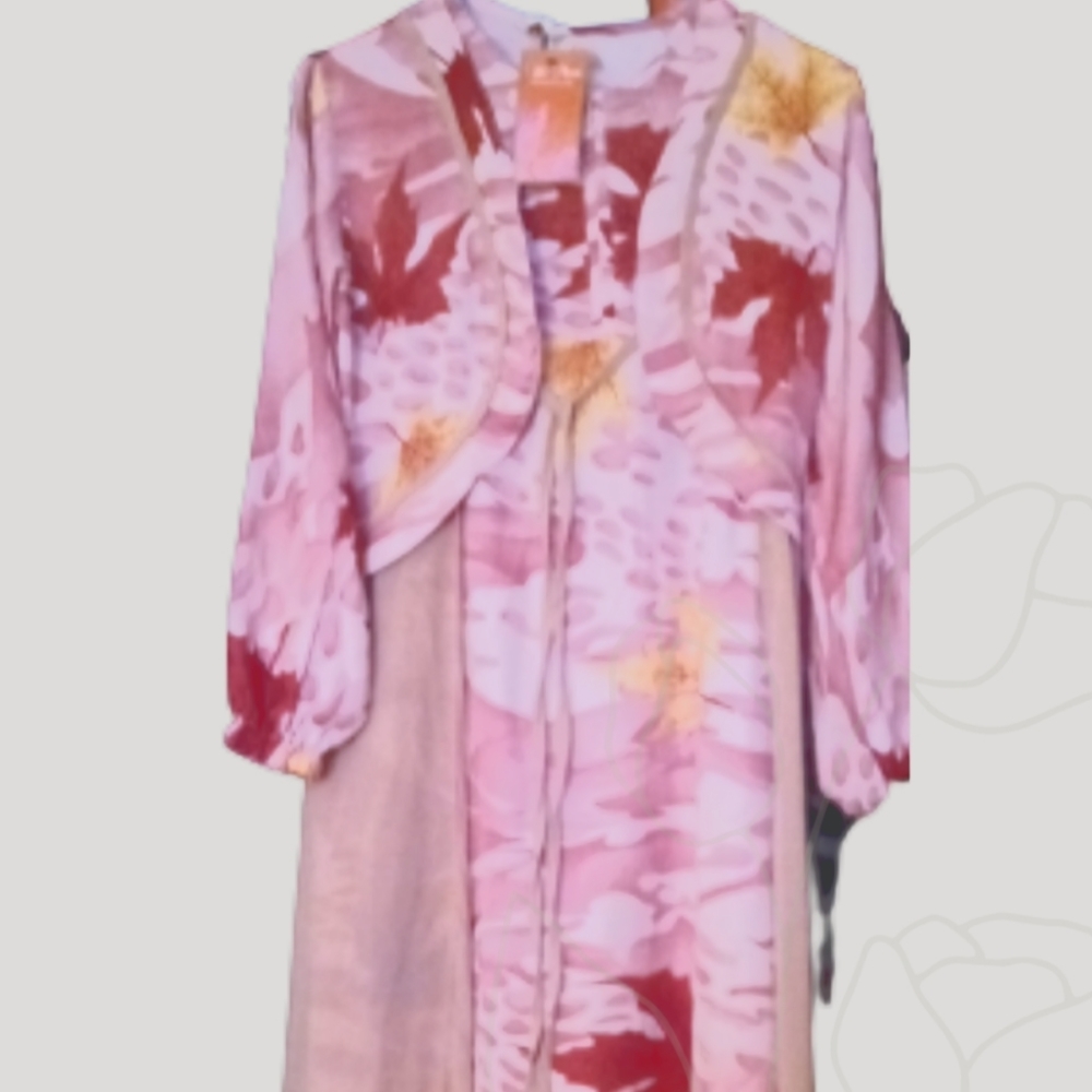 💝NEW💝 Woman long dress. With beautiful layer and robes (scarf is not included)